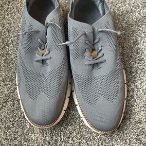 Men's Lightweight Knit Lace-Up Sneakers in Gray